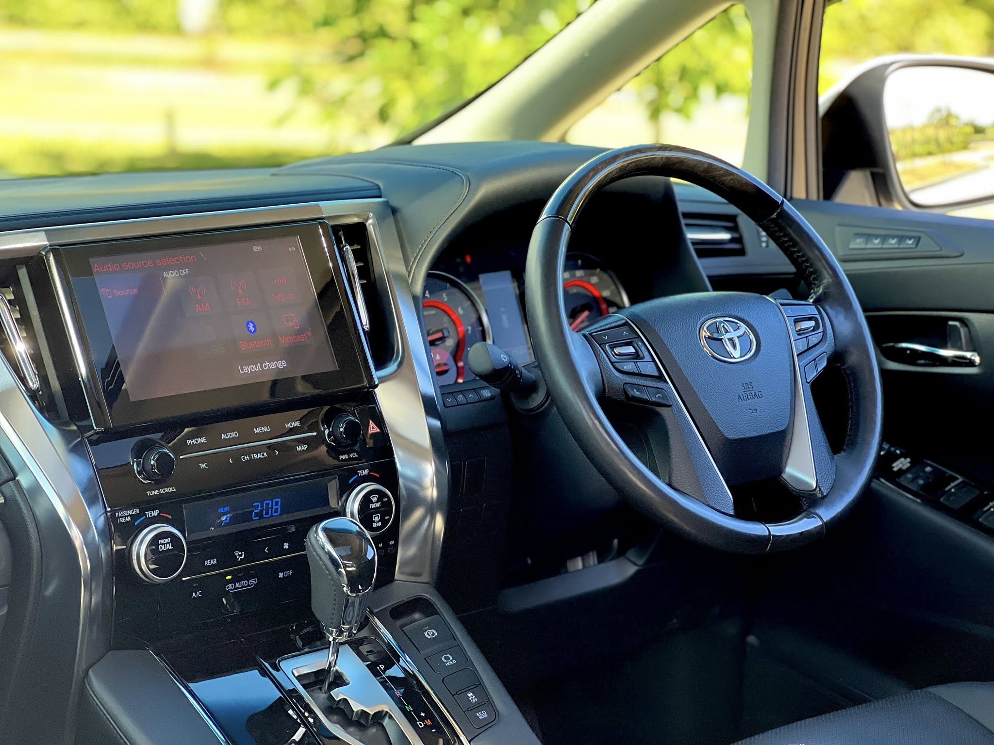Toyota Alphard SC (Taxi)