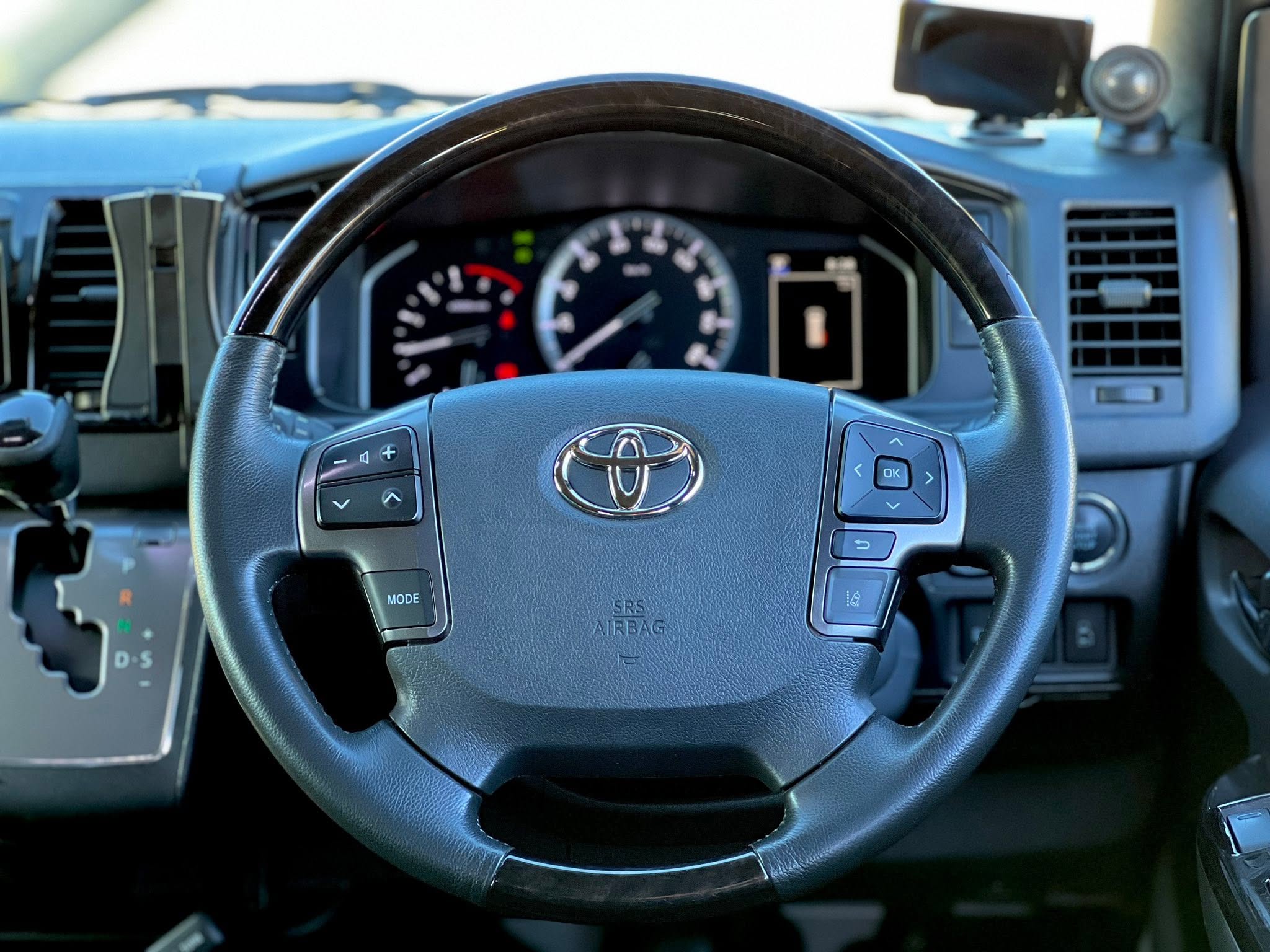 Toyota Hiace Super GL Dark Prime