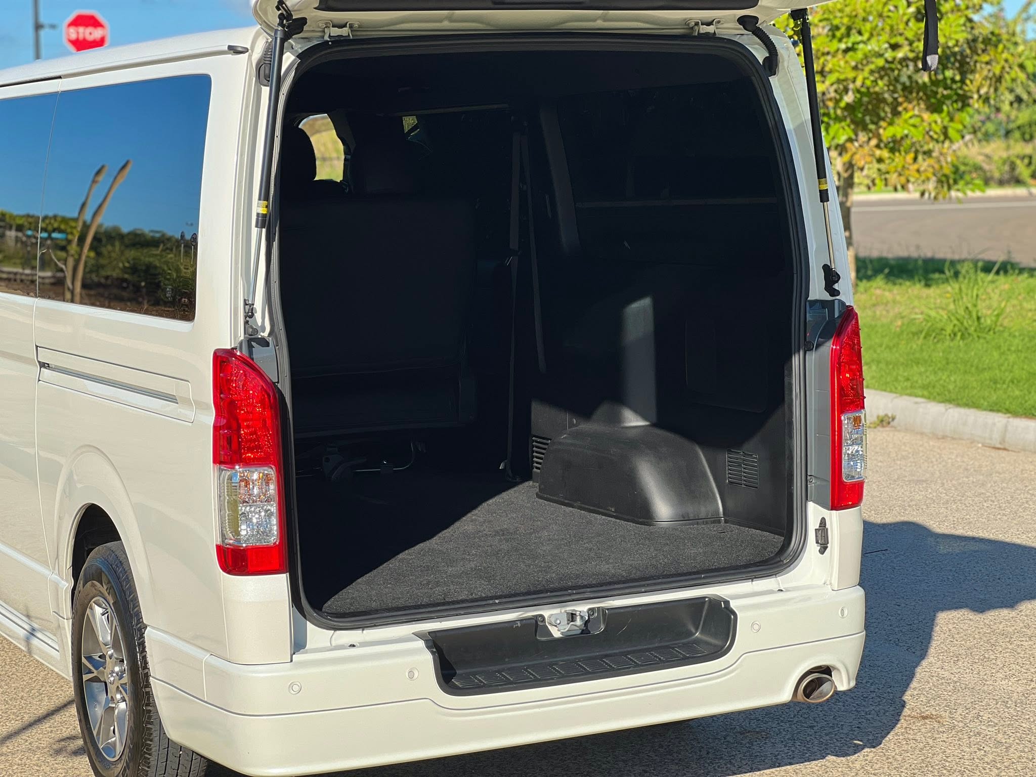 Toyota Hiace Super GL Dark Prime