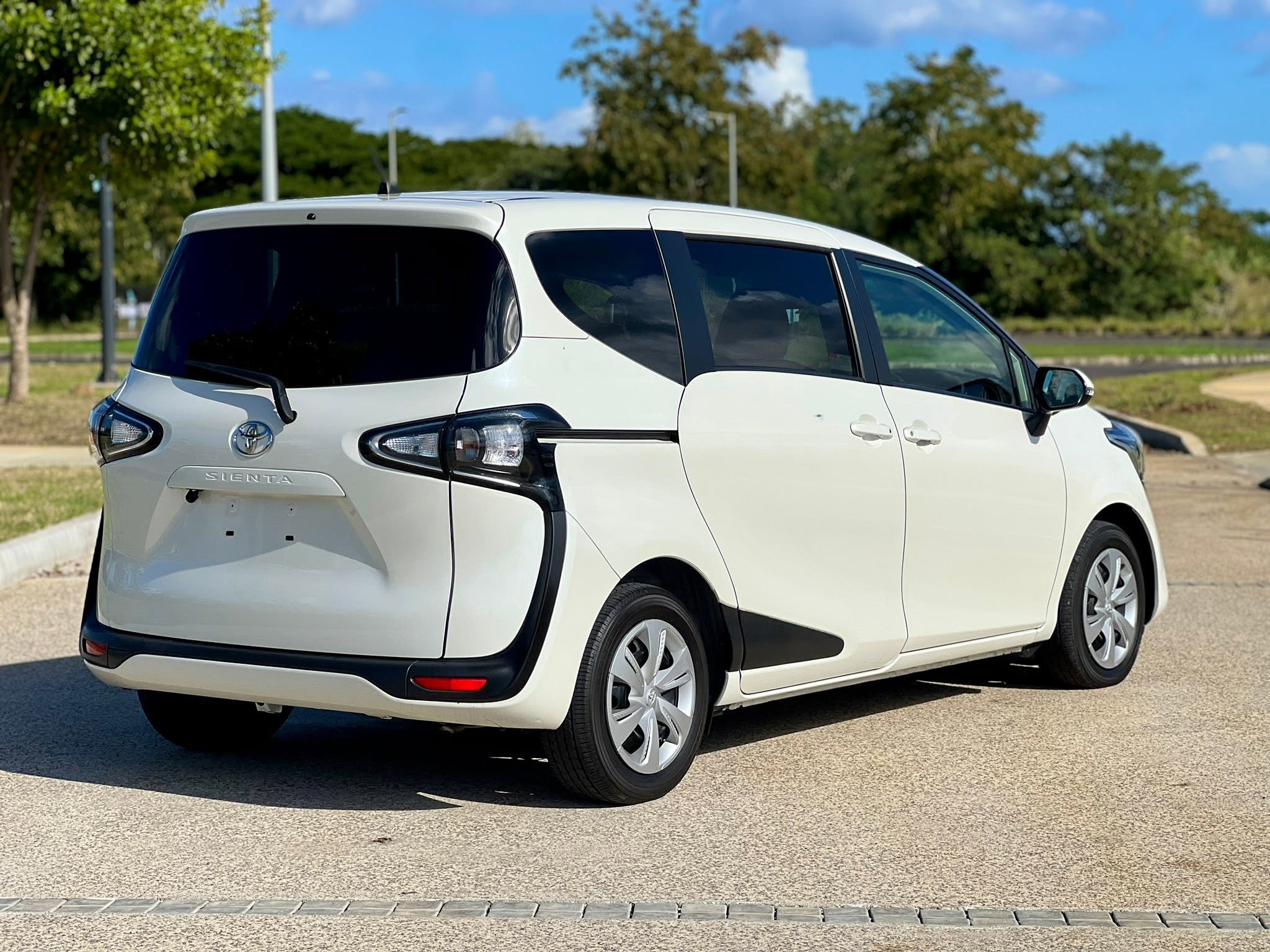 Toyota Sienta G (Taxi)
